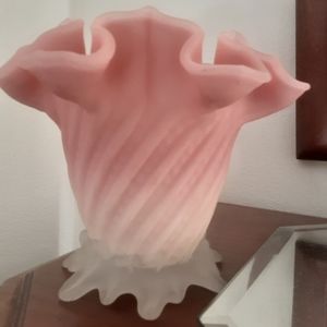 Burmese ruffle vase glows under blacklight.